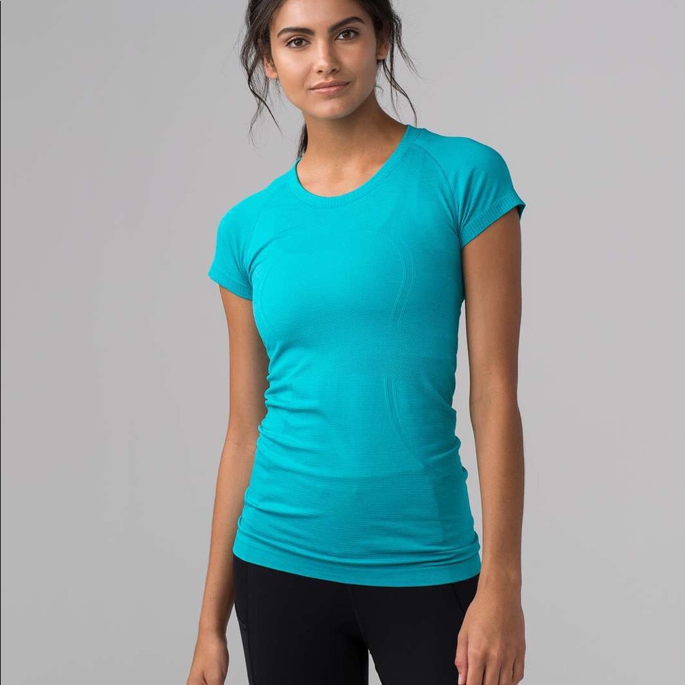 Lululemon swiftly tech short sleeve in blue
